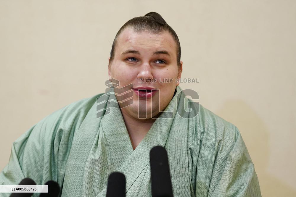 Sumo: Ozeki Aonishiki