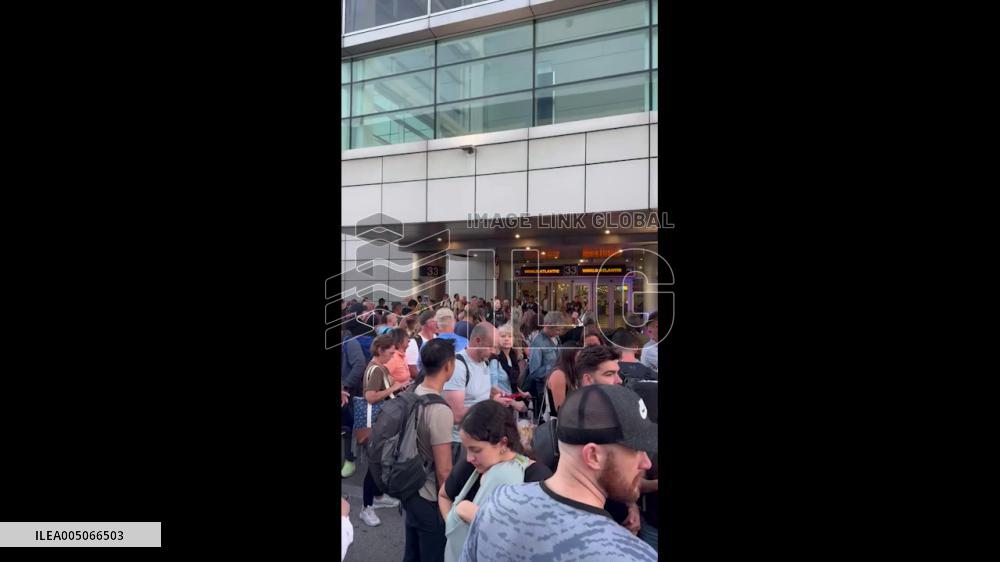 US: Miami Airport Evacuated After Unattended Luggage Found
