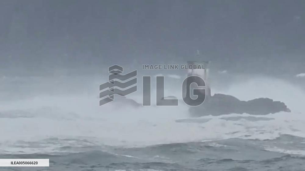 Spain: Storm Ingrid Brings Hurricane-Force Winds and Snow, Red Warnings Issued