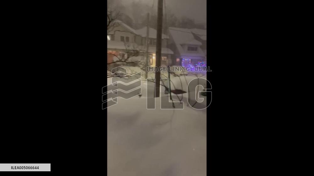 Canada: Record-Breaking Winter Storm Paralyses Southern Ontario with Heavy Snowfall 3