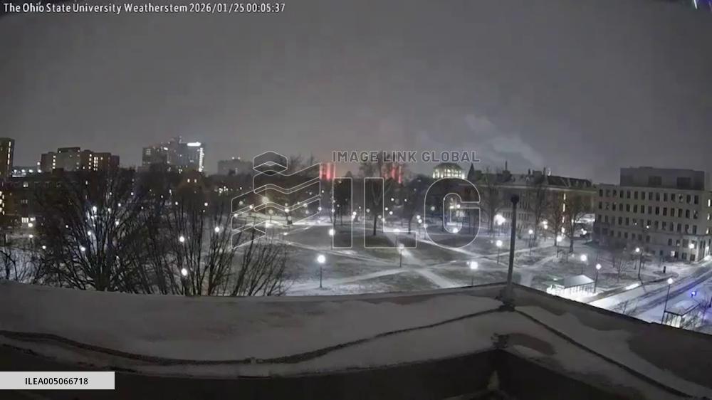 US: Time-Lapse Shows Heavy Snow Blanketing Ohio State University’s South Oval