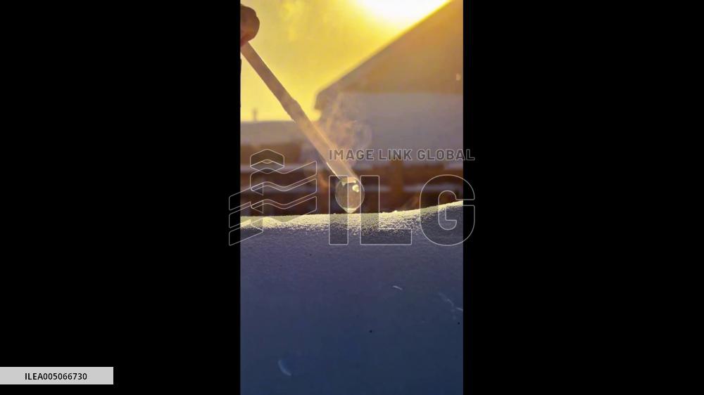 China: Soap Bubbles Freeze Within Seconds in Extreme Cold