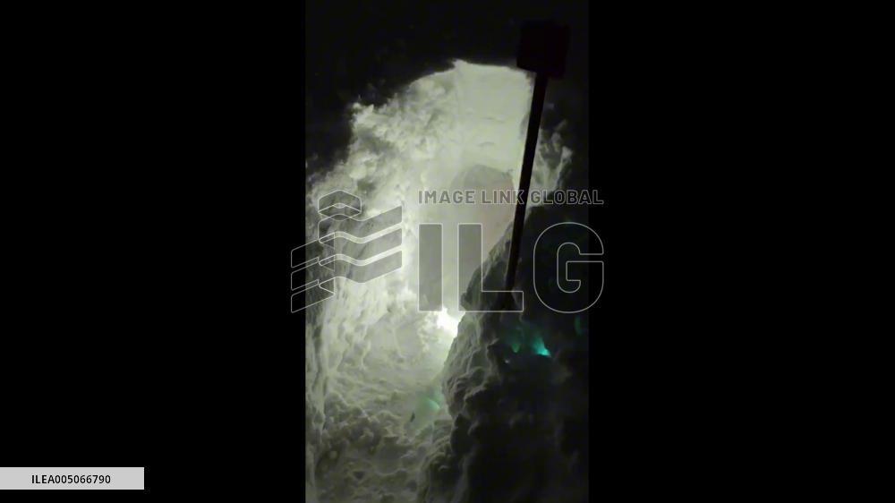 Russia: Kamchatka Residents Dig Snow Tunnels to Reach Homes After Blizzard