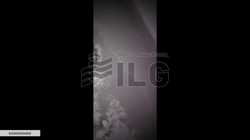 US: Sidewalk Turns Icy in Nicholasville, Kentucky