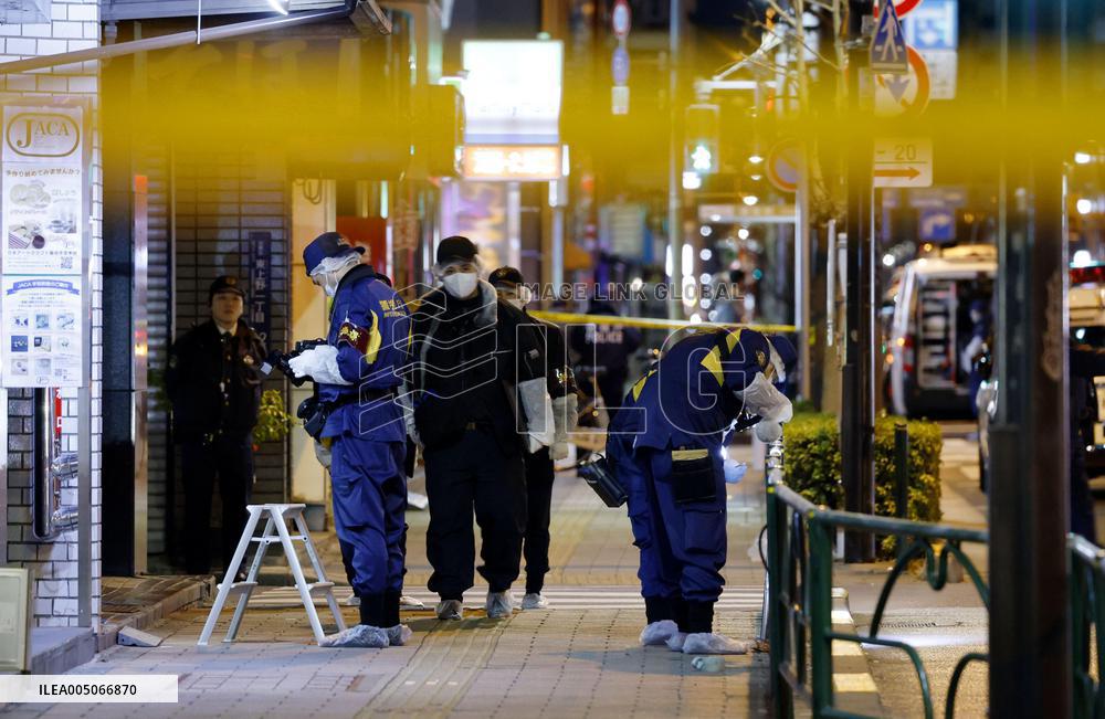 Robbers flee with 420 mil. yen in Tokyo