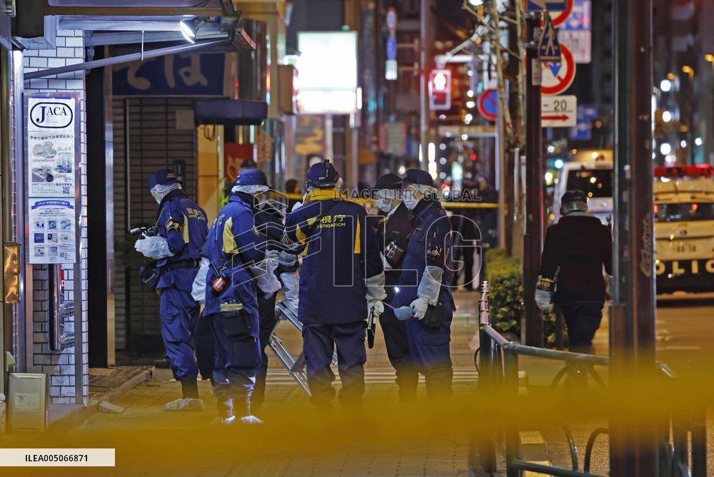 Robbers flee with 420 mil. yen in Tokyo