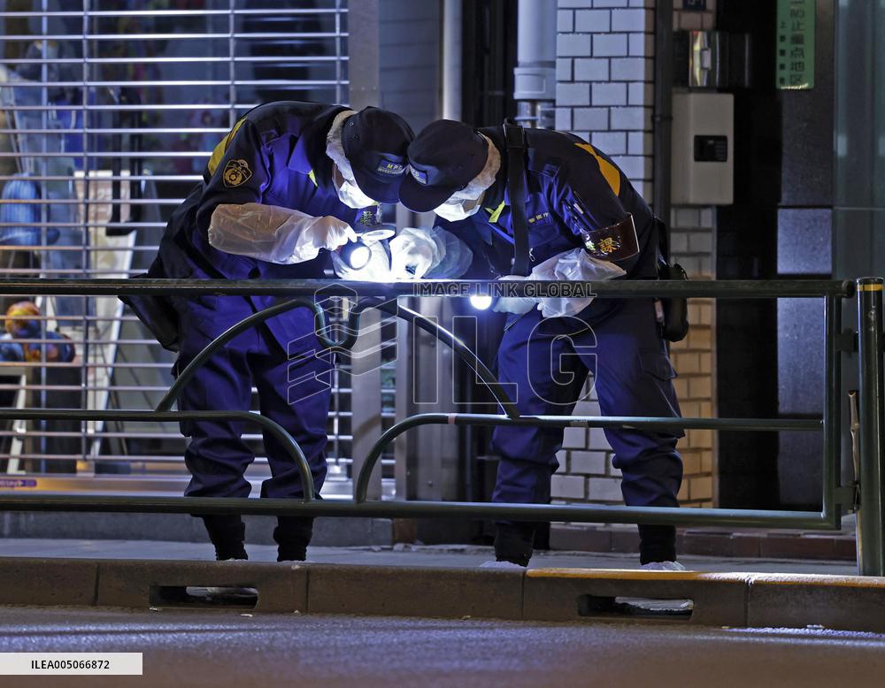 Robbers flee with 420 mil. yen in Tokyo