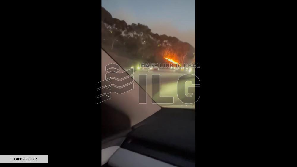 US: Grass Fire Prompts Closure on I-405 in Los Angeles 3
