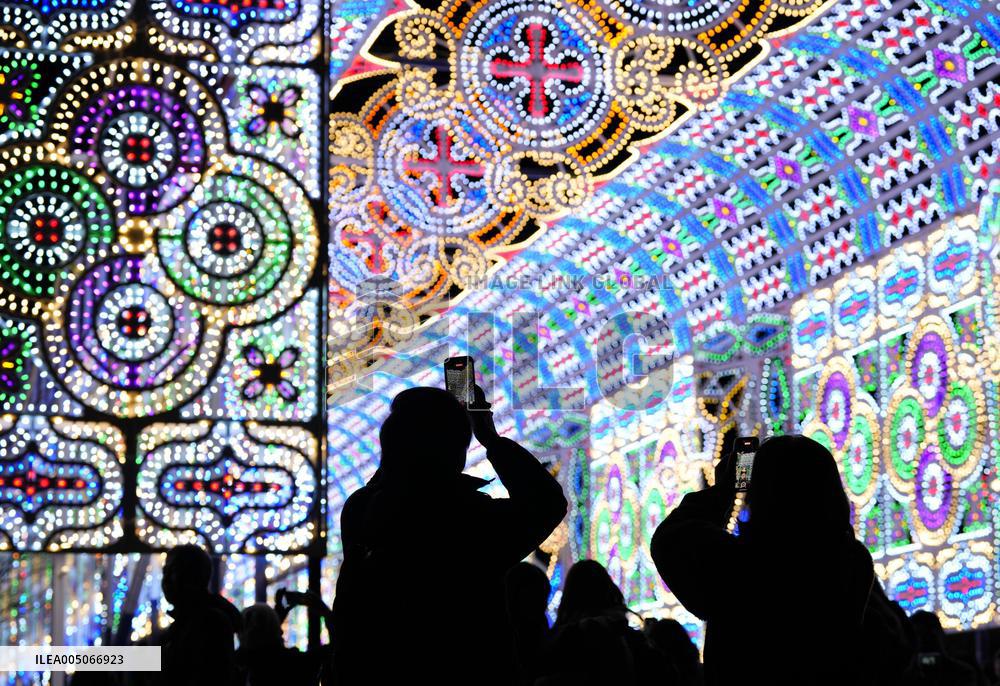 Illumination event in Kobe in memory of quake victims