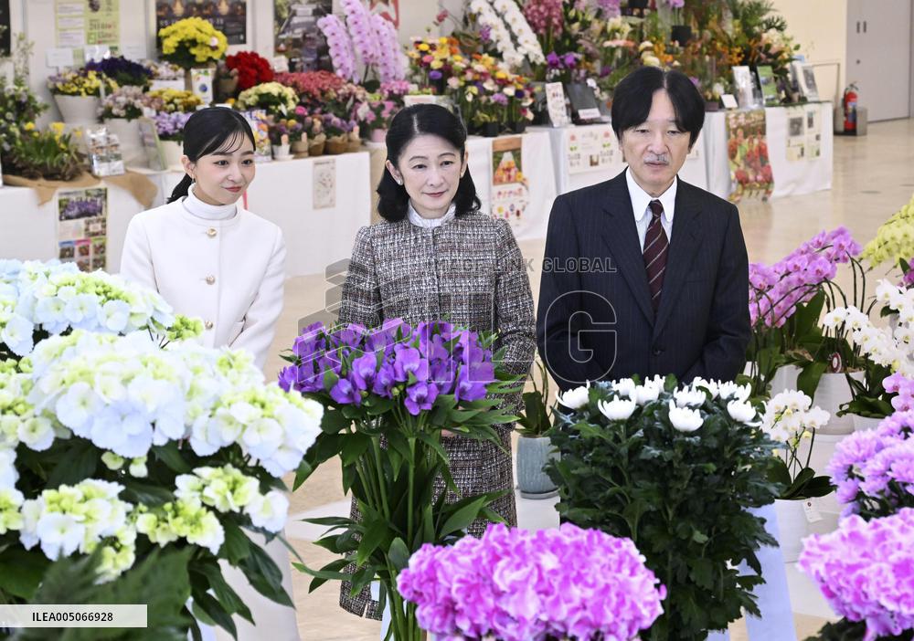 Crown prince visits flower exhibition in Tokyo