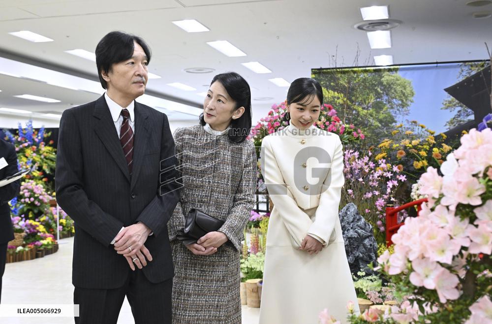 Crown prince visits flower exhibition in Tokyo