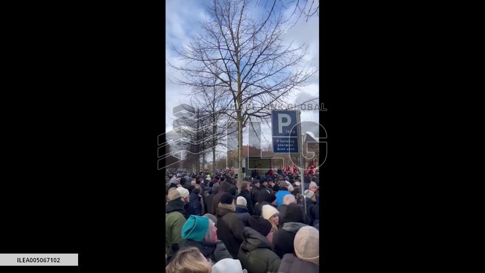Denmark: Thousands Join Anti-Trump “No Words” Protest in Copenhagen