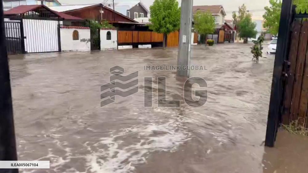 Chile: Heavy Rains Hits Santiago, Triggering Flash Flooding in Maipú 2