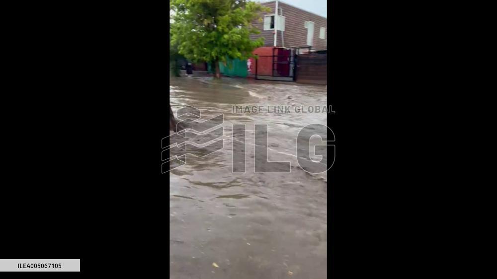 Chile: Heavy Rains Hits Santiago, Triggering Flash Flooding in Maipú