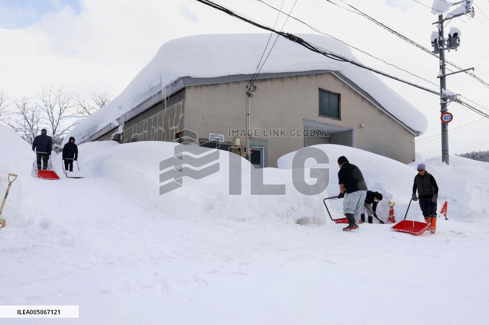 Heavy snow in Aomori