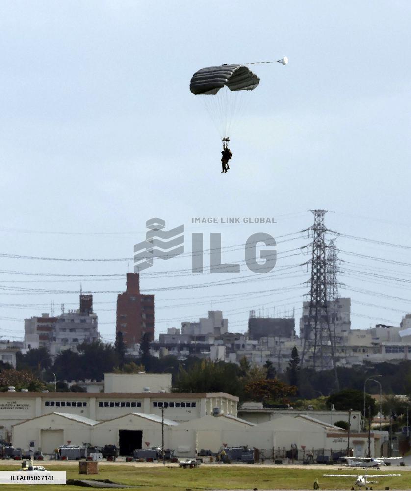 U.S. military parachute drill