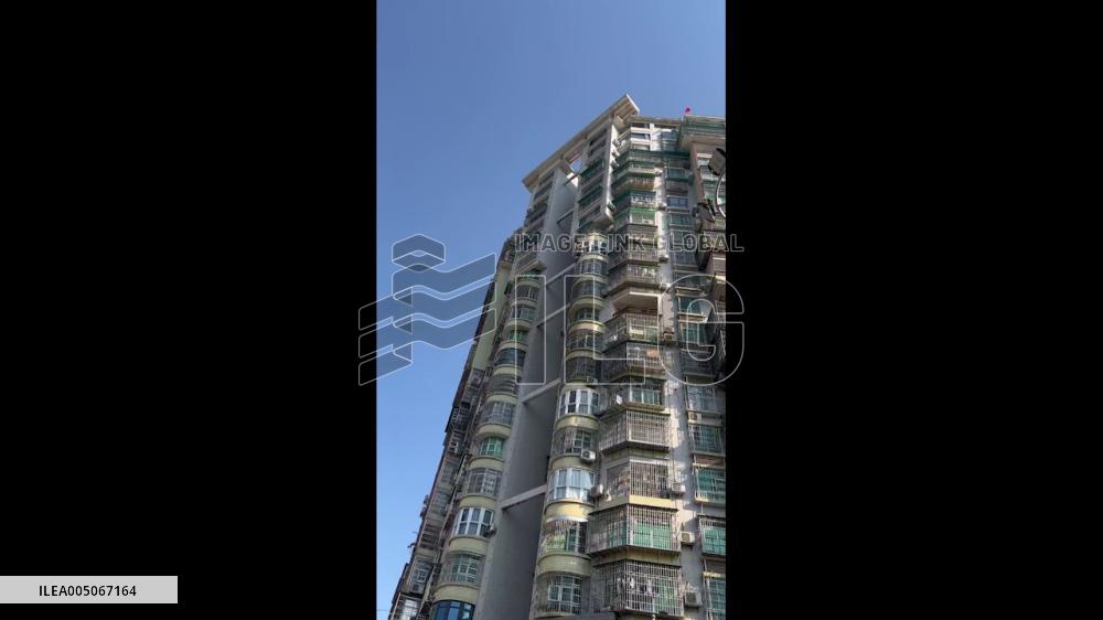 China: 85-Year-Old Man Hanging Upside Down From 14th Floor Rescued in Shaoguan