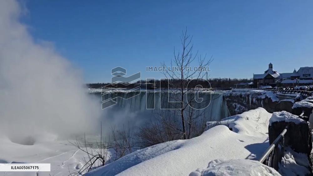 Arctic Blast Turns Niagara Falls Into Icy Winter Spectacle