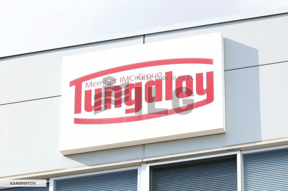 Tungaloy signboard and logo