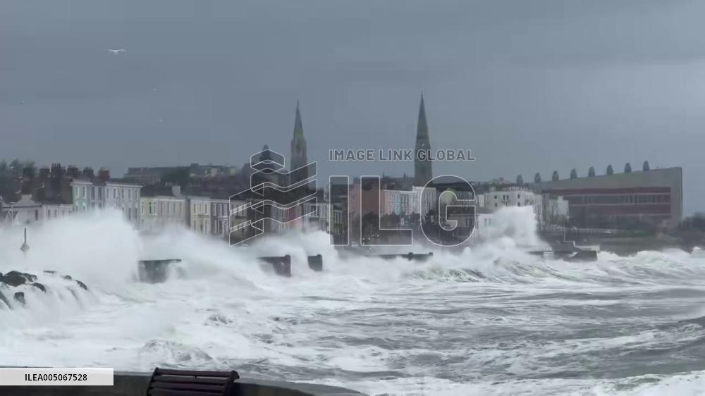 Ireland: Weather Warnings Reissued as Heavy Rain and Winds Batter Island