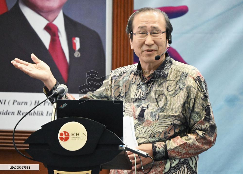 Nobel laureate Kitagawa in Indonesia