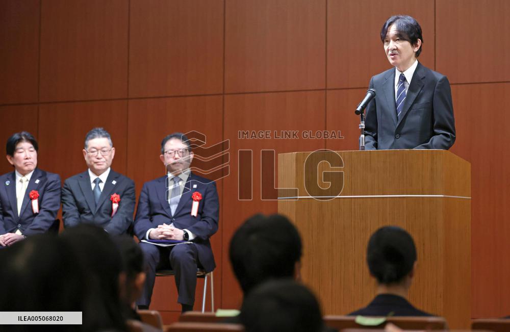 Crown prince at biotope contest