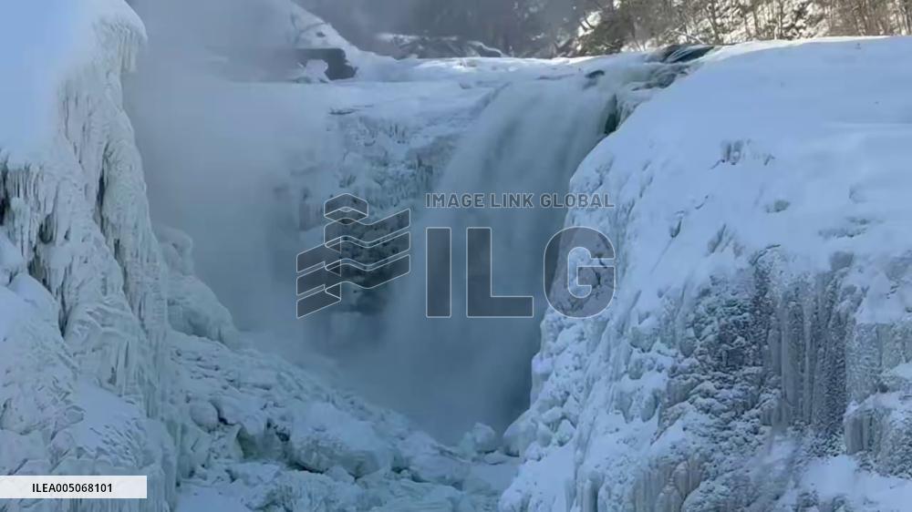 US: Massive Ice Volcano Forms At Letchworth State Park Amid Winter Weather  Advisories