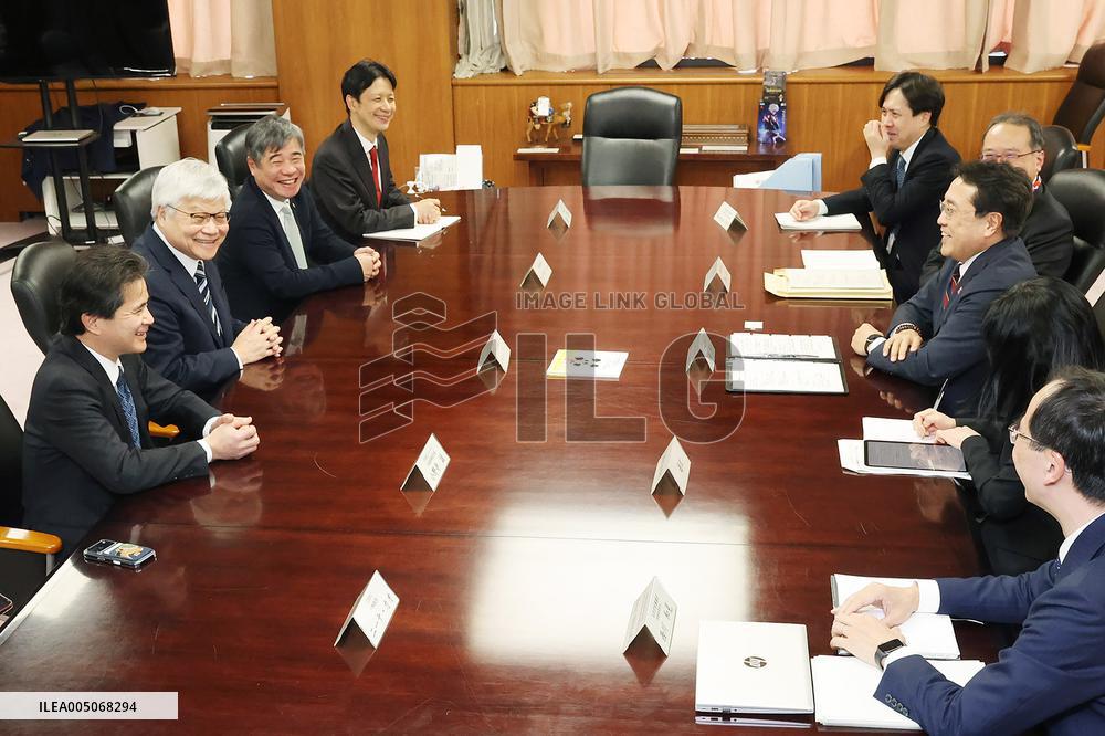 Meeting between Minister of Economy, Trade and Industry Ryosei Akazawa and TSMC Chairman C.C. Wei