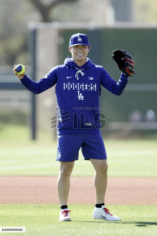 Baseball: MLB training