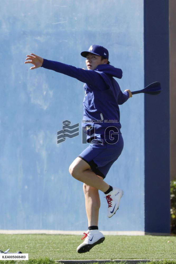 Baseball: MLB training