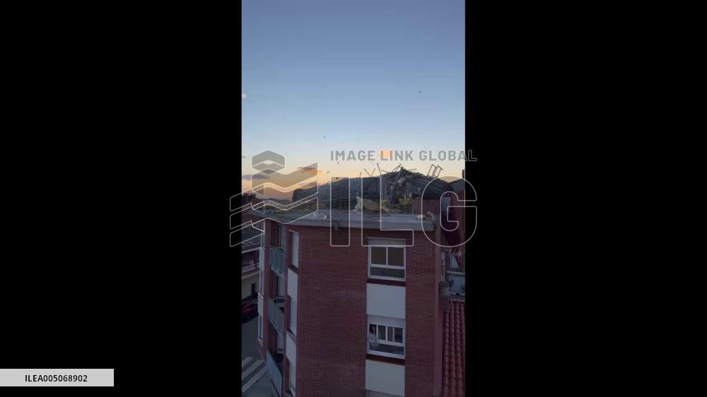 Spain: High Winds Lash Barcelona Area as Storm Nils Arrives 3