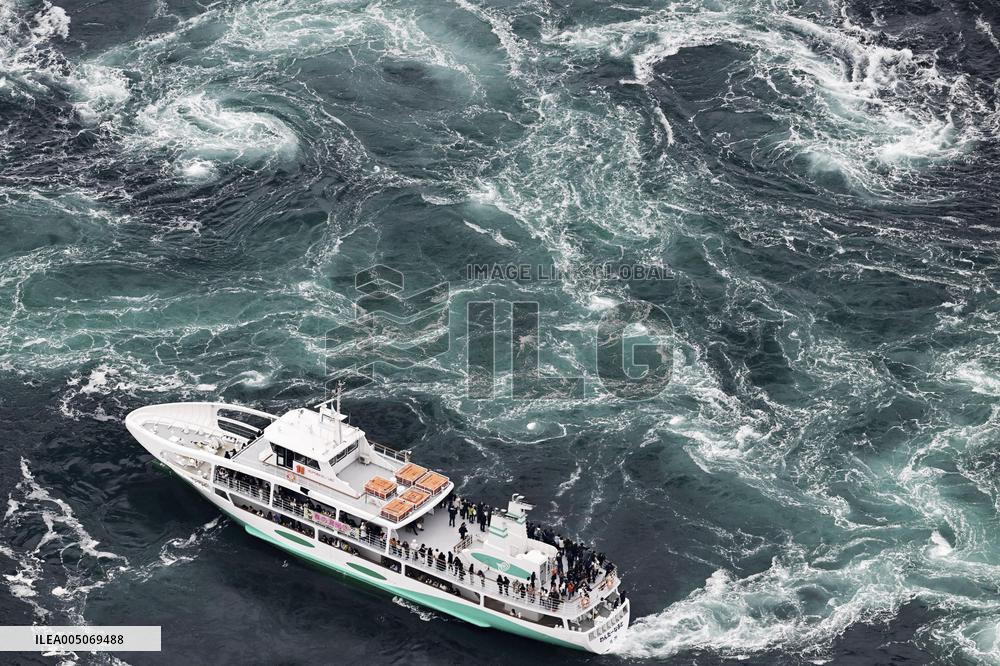 Whirlpools in western Japan
