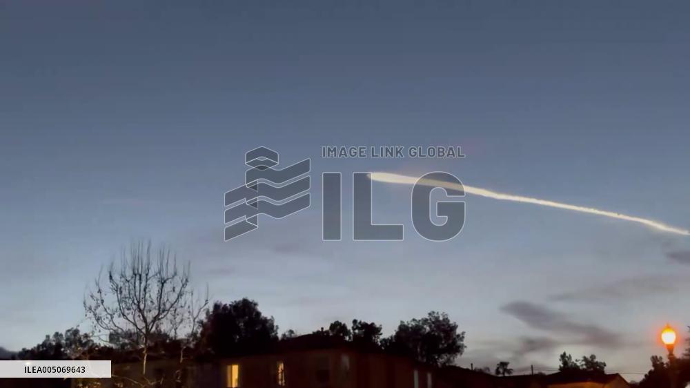 US: Valentine’s Night Rocket Launch Streaks Across Southern California Sky