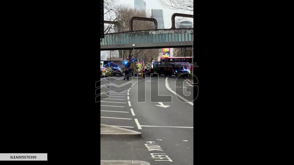 UK: Double-Decker Buses Crash in London’s Elephant and Castle, Causing Major Delays