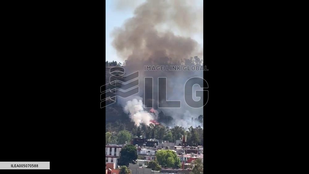 Mexico: Wildfire Breaks Out in Atizapán de Zaragoza, State of Mexico