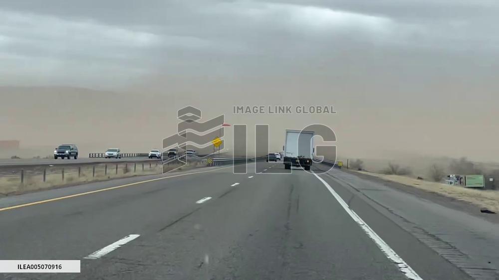 US: High Winds And Blowing Dust Hit Parts Of New Mexico