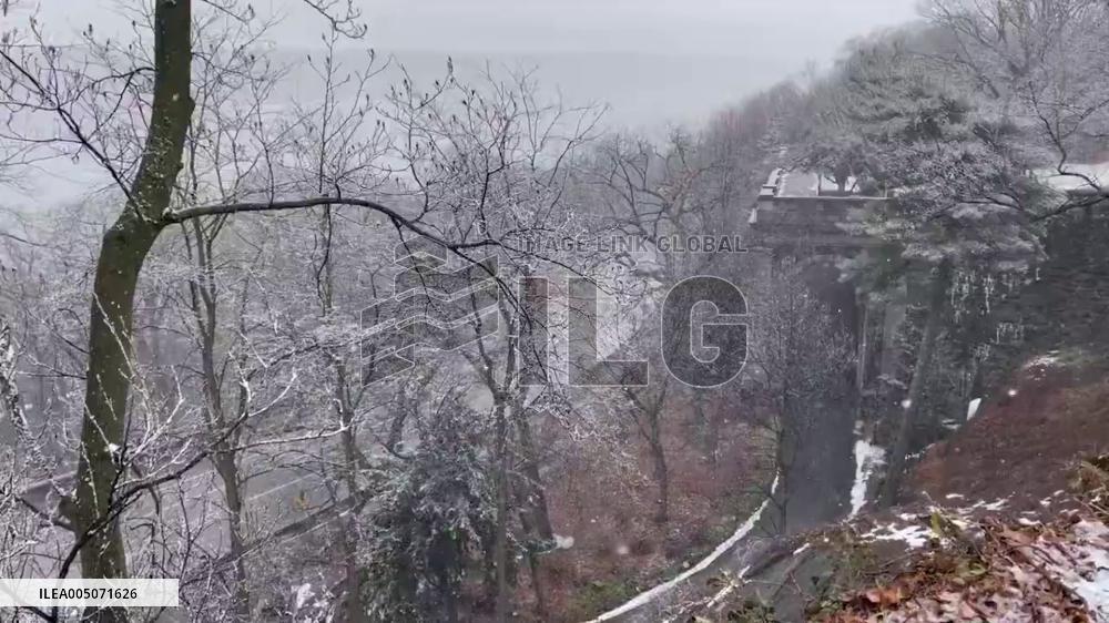 US: Bomb Cyclone Slams Northeast, Triggering Blizzard Warnings and Travel Shutdowns 5