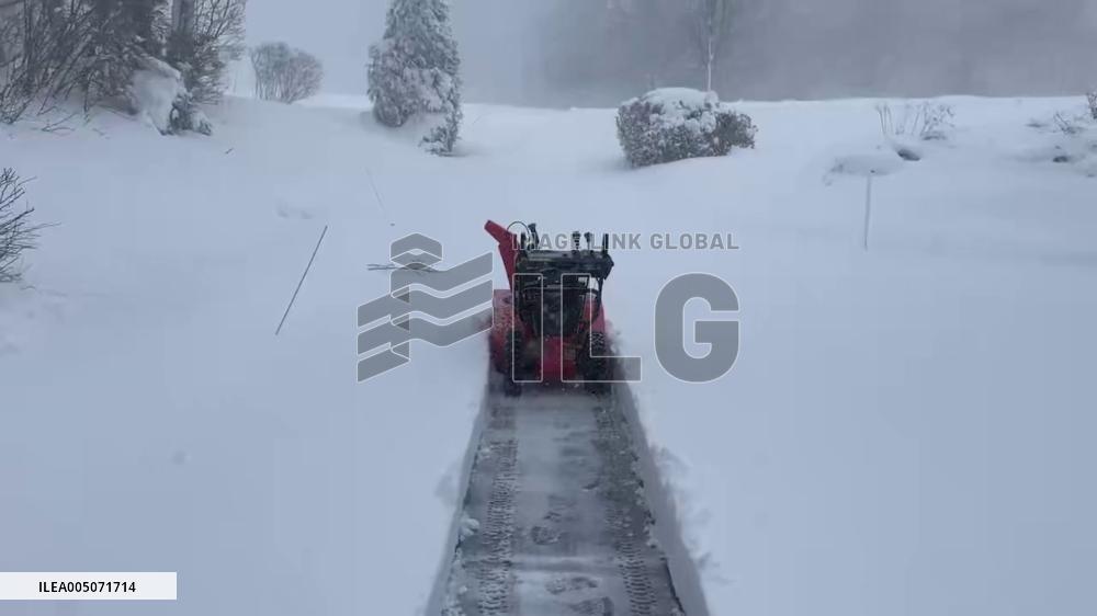US: Bomb Cyclone Slams Northeast, Triggering Blizzard Warnings and Travel Shutdowns 10