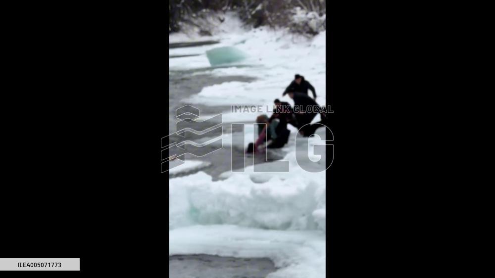 China: Mother and Daughter Rescued After Falling Into Icy Kanas River in Xinjiang