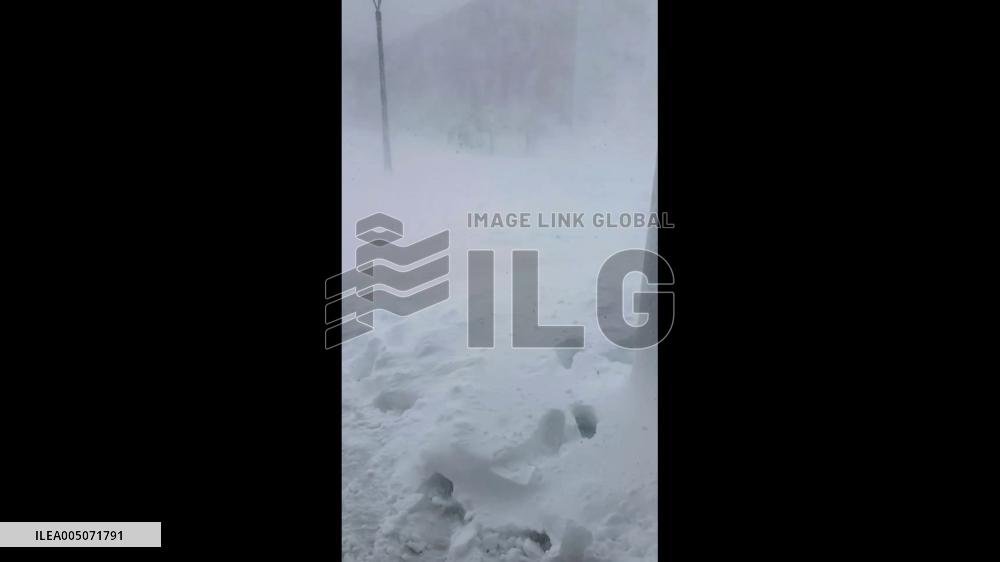 US: Historic Blizzard Buries Rhode Island, Triggers Travel Ban