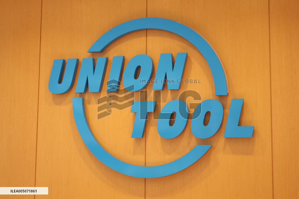 Union Tool signboard and logo