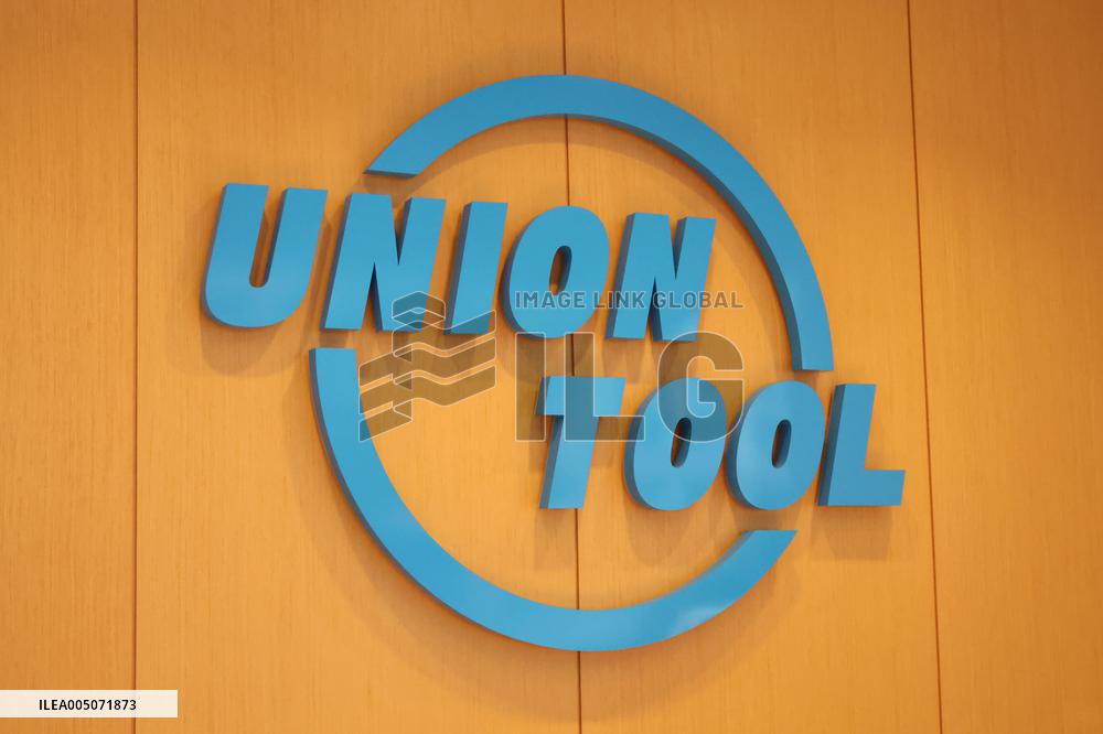 Union Tool signboard and logo