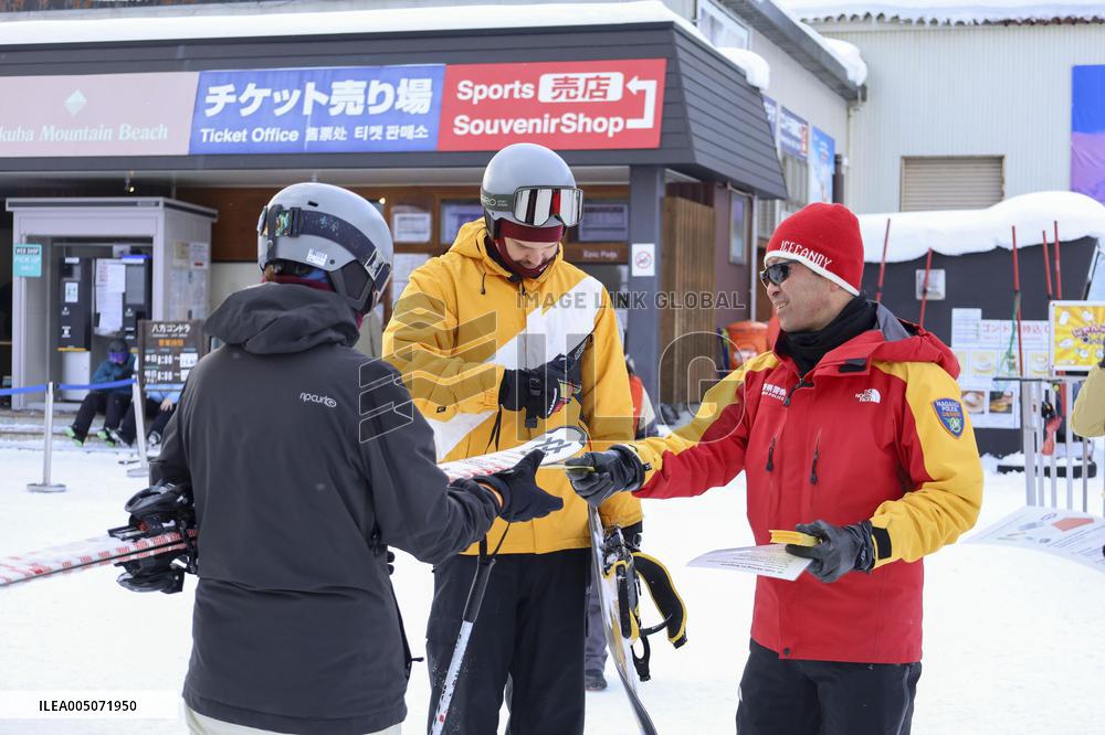 Overseas tourists at Japanese ski resort