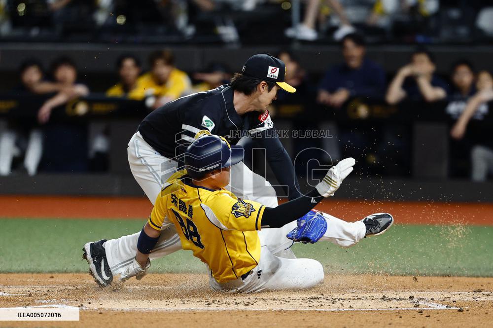 Baseball: Hawks-CTBC Brothers friendly