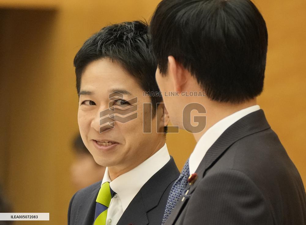 Japan cross-party council discusses food tax cut