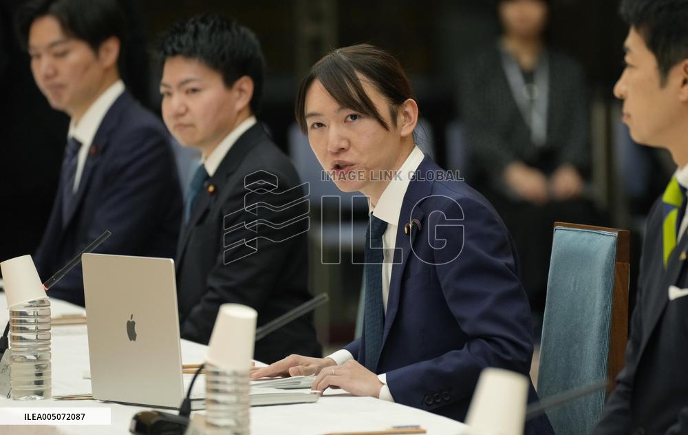 Japan cross-party council discusses food tax cut