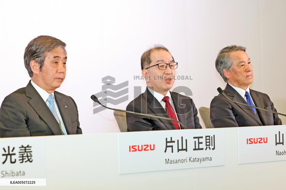Isuzu President Change Press Conference