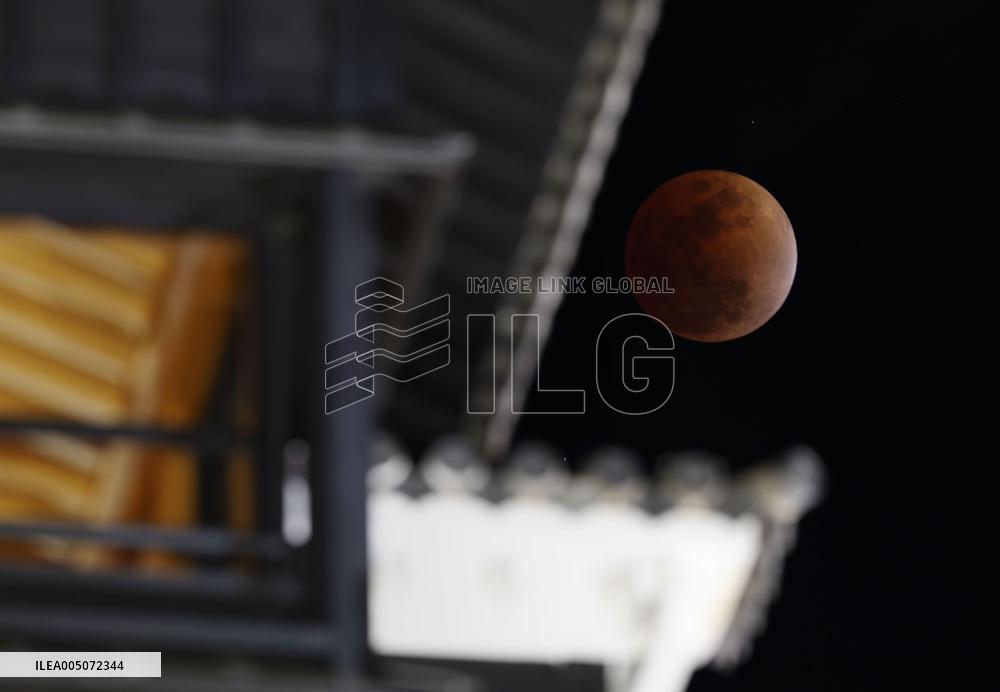 Total lunar eclipse