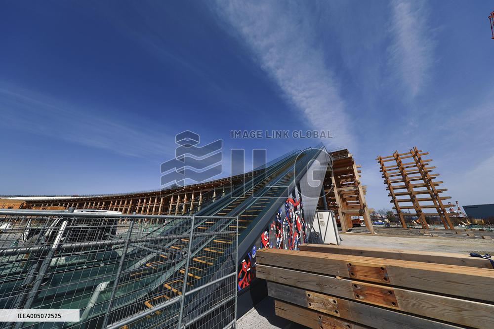 Wooden Grand Ring at expo venue in Osaka