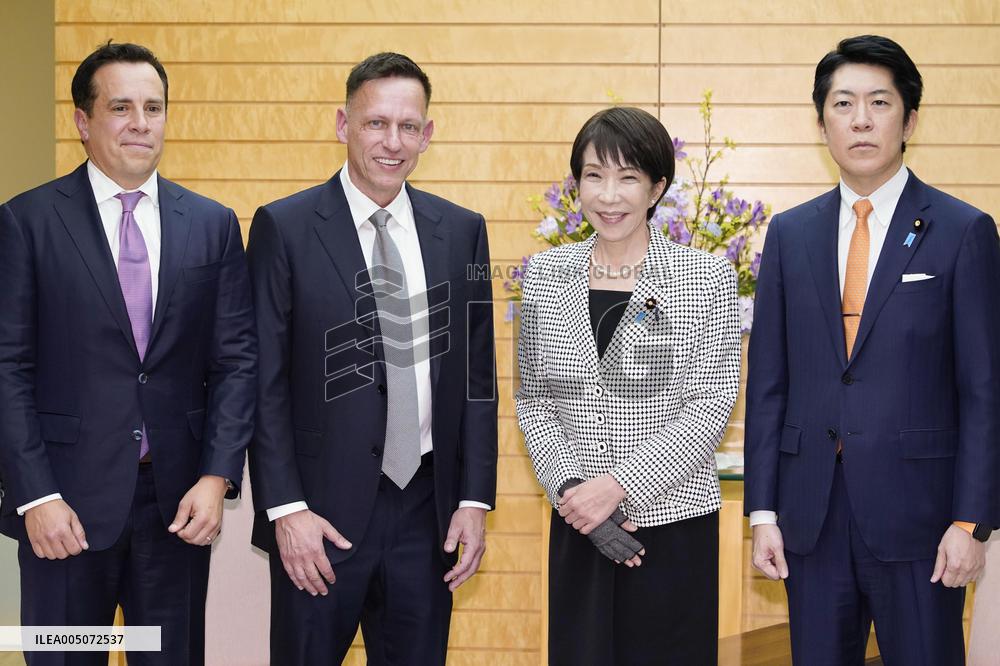 Japan PM meets with Peter Thiel